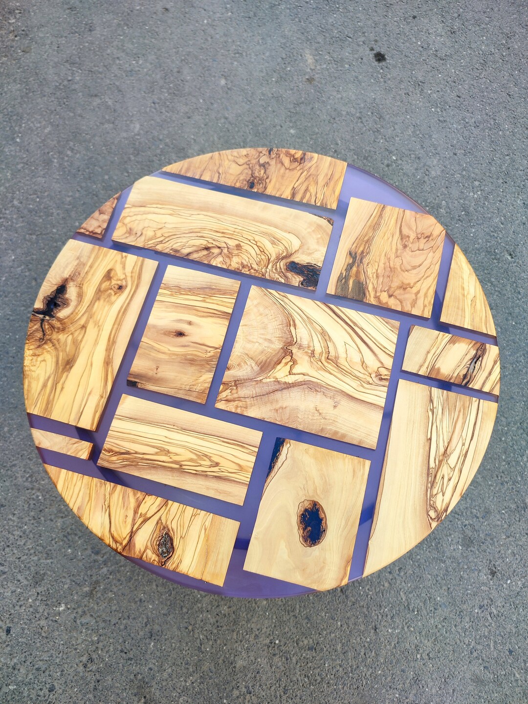 Epoxy Resin Round Coffee Table With Olive Wood,custom Made Epoxy Table