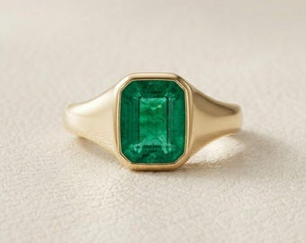 Smaragdgeschliffener, natürlicher Smaragd-Siegelring, breite Fassung, grüner Natursteinring, Verlobungsring im Vintage-Stil, Ring für die Ehefrau.