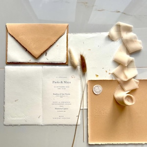 Partecipazione  di nozze, invito matrimonio personalizzabile, carta artigianale con fiori, busta trasparente, bianca o colorata