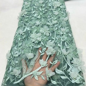 ミントグリーンの3D花柄レース生地、刺繍入り花柄チュール生地、フラワーガールドレス、パーティードレス、衣類デザイン用のパールメッシュ生地