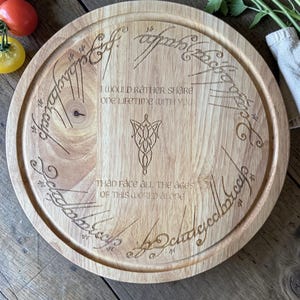 Op Lord of the Rings geïnspireerde ronde Evenstar snijplank