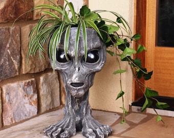 Muggly Alien Father Cosmo 17″ Planter Pot for Patio & Garden