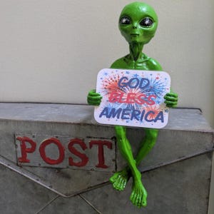 Alien Invasion 4th of July Patriotic 10" H Independence Day Milkyway Messenger Alien Statue