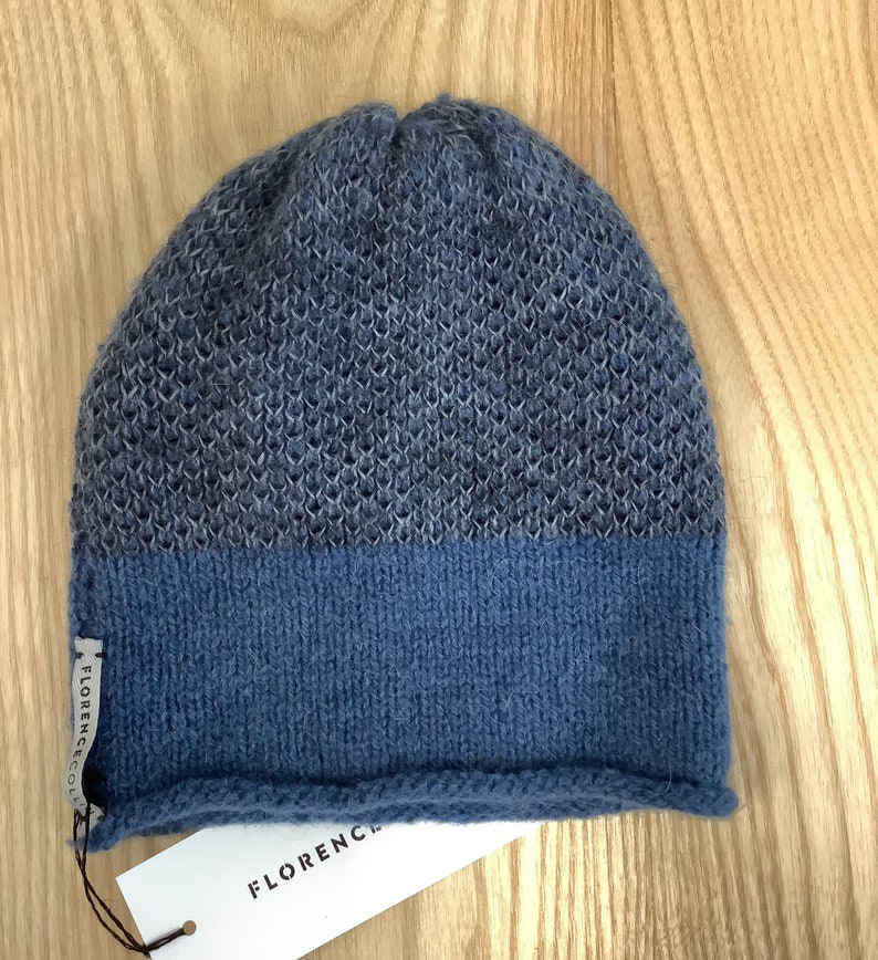 Bonnet Corum Blue Denim en laine de Baby Alpaga et Mohair. Homme et Femme image 2