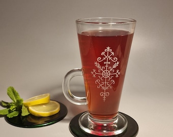 Copa de cristal con adorno letón grabado: diseño del árbol Austras, 270 ml