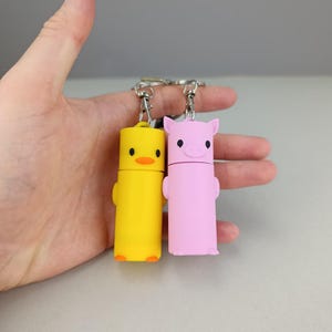 3D-utskriven djurnyckelring med chapstick-hängare: Anka, Gris, Axolotl