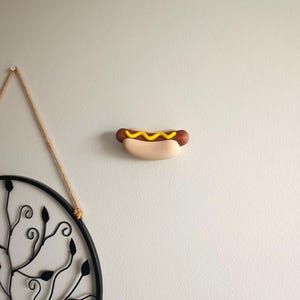 Retro Hot Dog Wall Decor: Kitsch Kitchen Pop Art