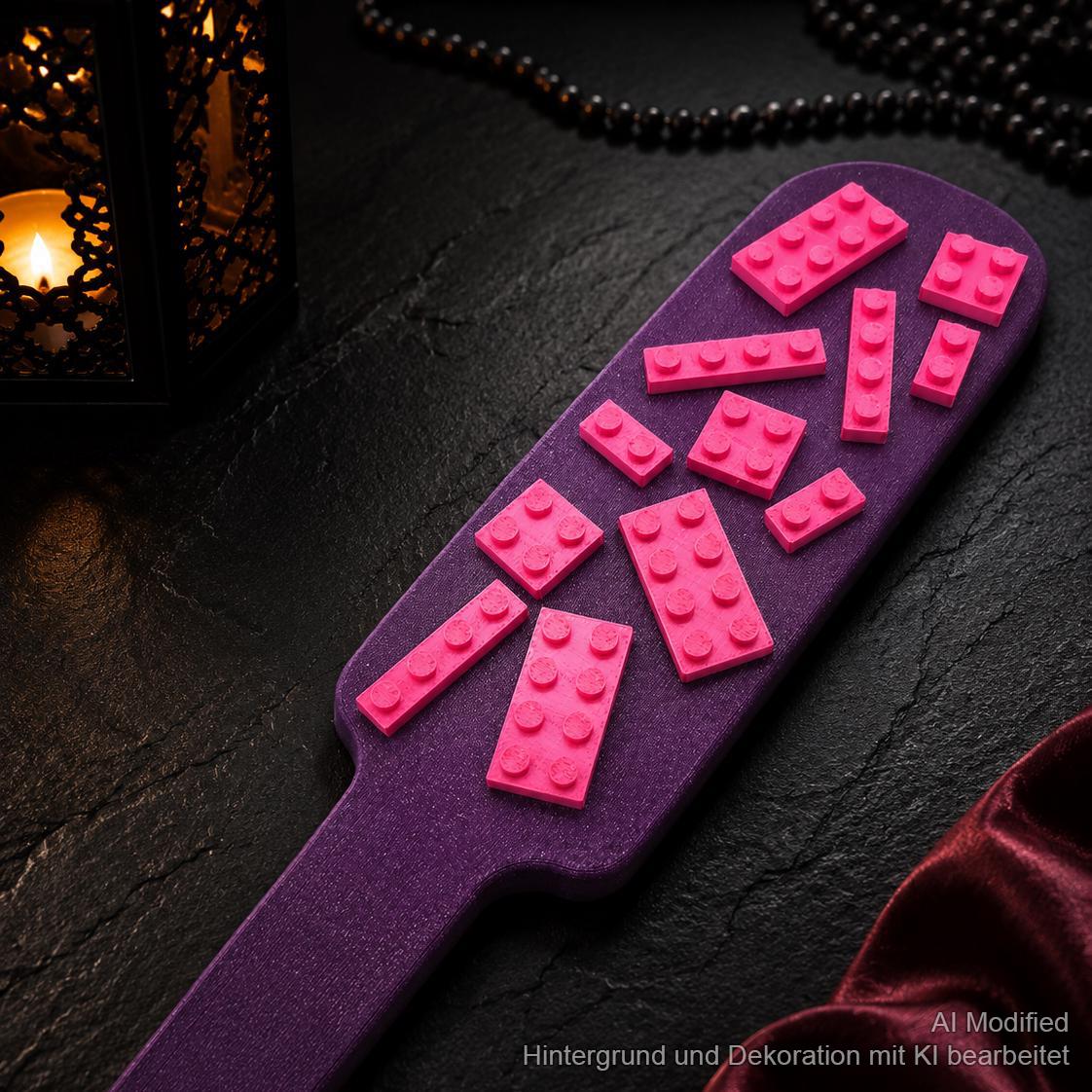 The Crazy Brickpain Paddle (Zweifarbig - Anpassbar) - BDSM Paddle mit Klemmbausteinen - SM Impact Play Paddle (Customizable)