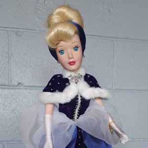 Disney princess cinderella porcelain keepsake doll shop