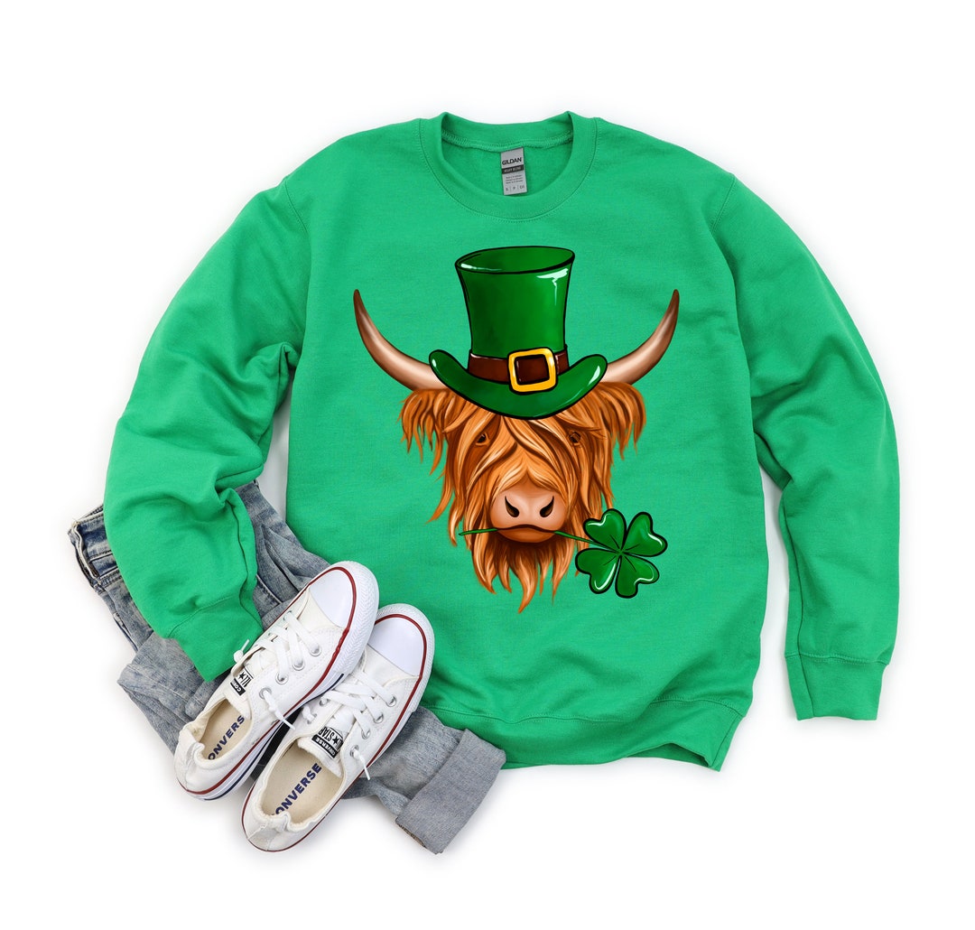St Patricks Day Highland Cow Sweatshirt Lucky Shamrock - Etsy