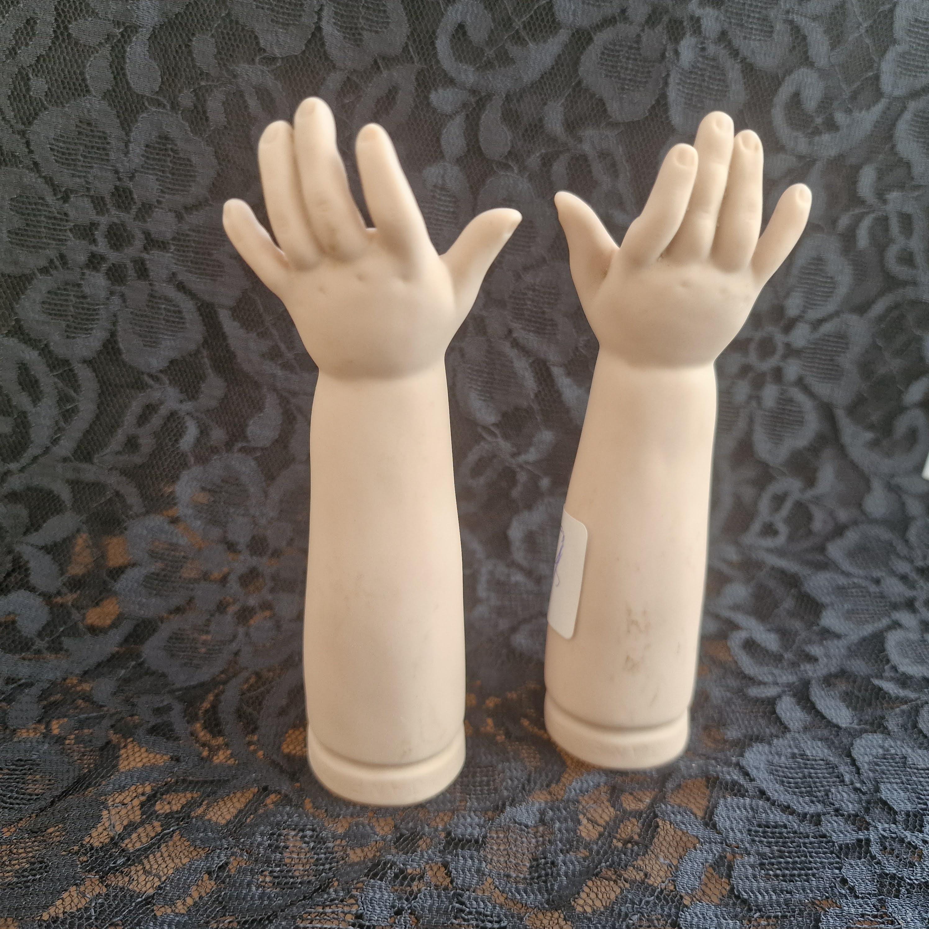 Mains pour poupées anciennes SFBJ Taille 11 Antique doll hands