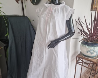 Edwardian Linen Nightgown, Antique Chemise 1900s, Hand Embroidered Monogram White Lace Sleepwear Nightdress, Size S, 110cm Length