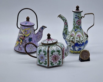 Hand-painted Cantonese enamel teapot miniature (single unit)