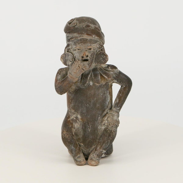 Figure précolombienne vintage d'Equateur. Réplique d'une ancienne statuette maya.