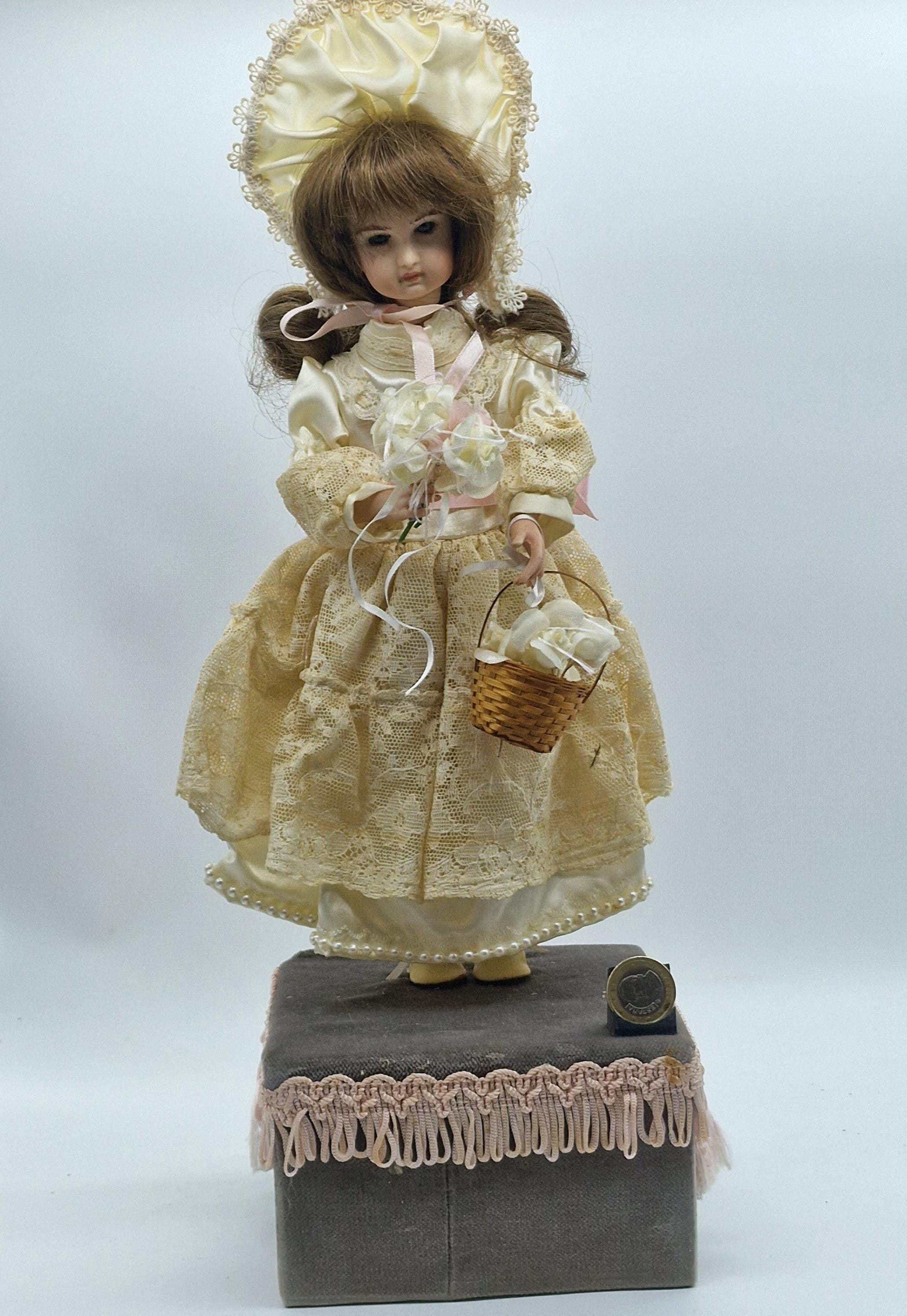 人形 ANTIQUE MUSICAL DOLL PORCELAINS Vintage Musical Doll With Porcelain Head – Swan Lake (1970s) - Etsy