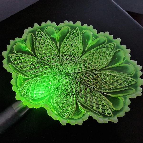 Vintage George Davidson Glass Dish Uranium Glass. vaseline glass