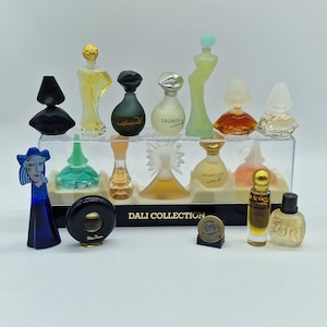 ヴィンテージの小さな丸い青い花飾りのギリシャ風陶器の香水瓶 - Etsy 日本