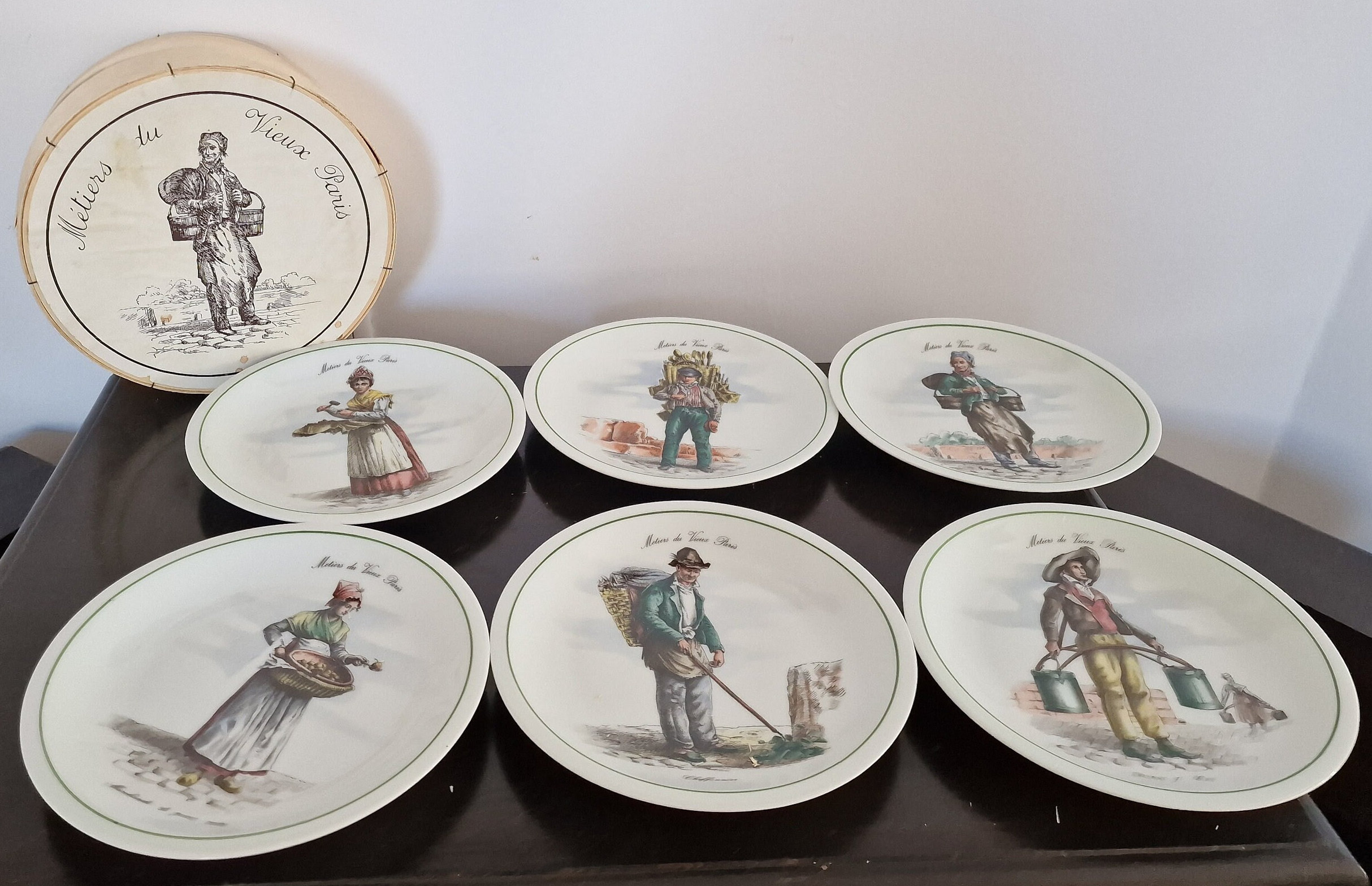 Metiers du Vieux Paris プレート 5枚セット Set of 6 Vintage 'métiers Du Vieux Paris' Porcelain Plates, Berry