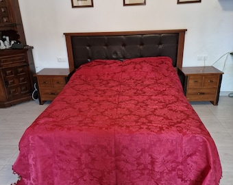 Silk bedspread with embroidered patterns. Vintage. Italy