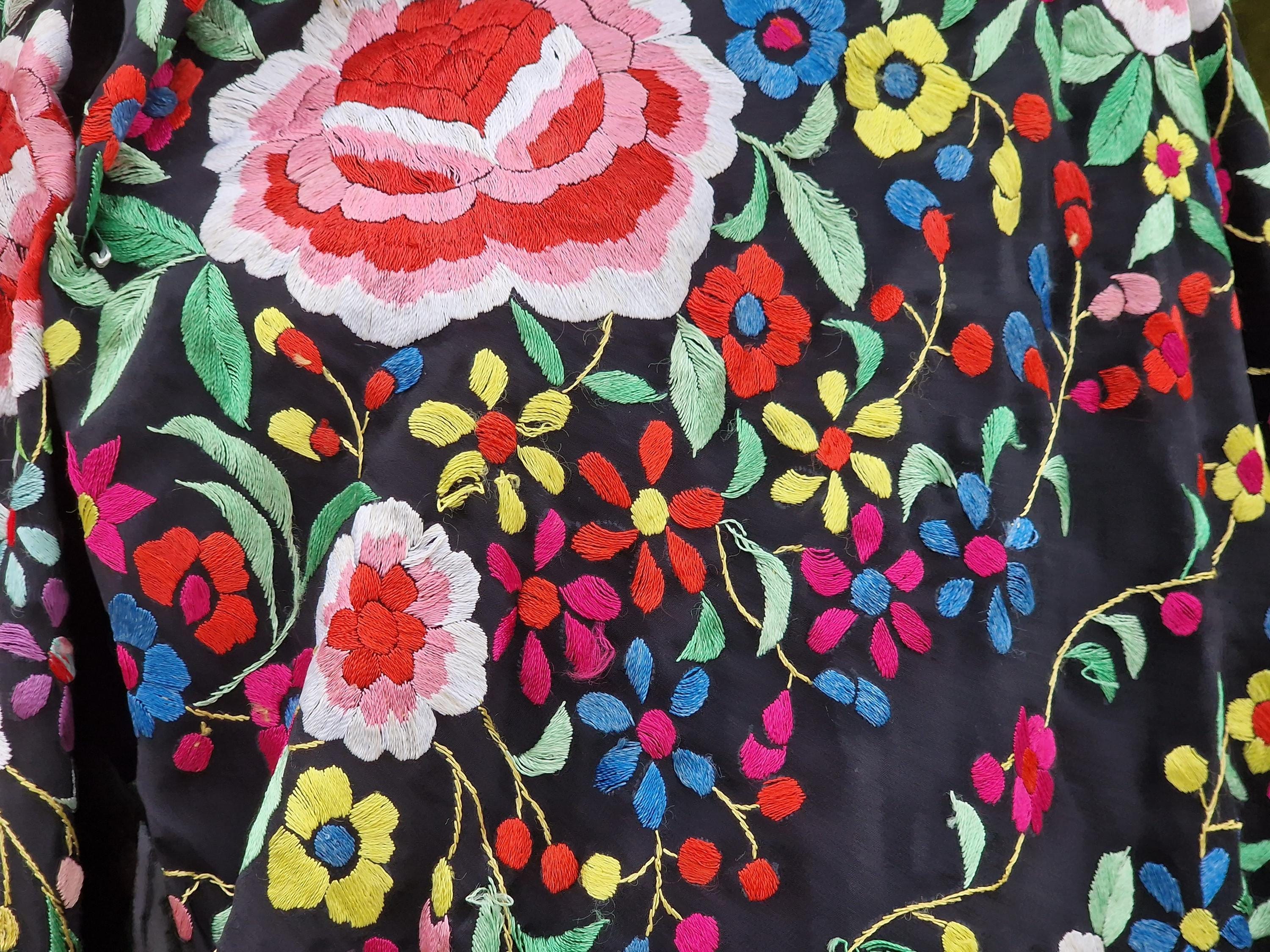 Vintage Manila Silk Flamenco Shawl. Features Double-sided Vintage Manila Silk Flamenco Shawl. Features Double-sided