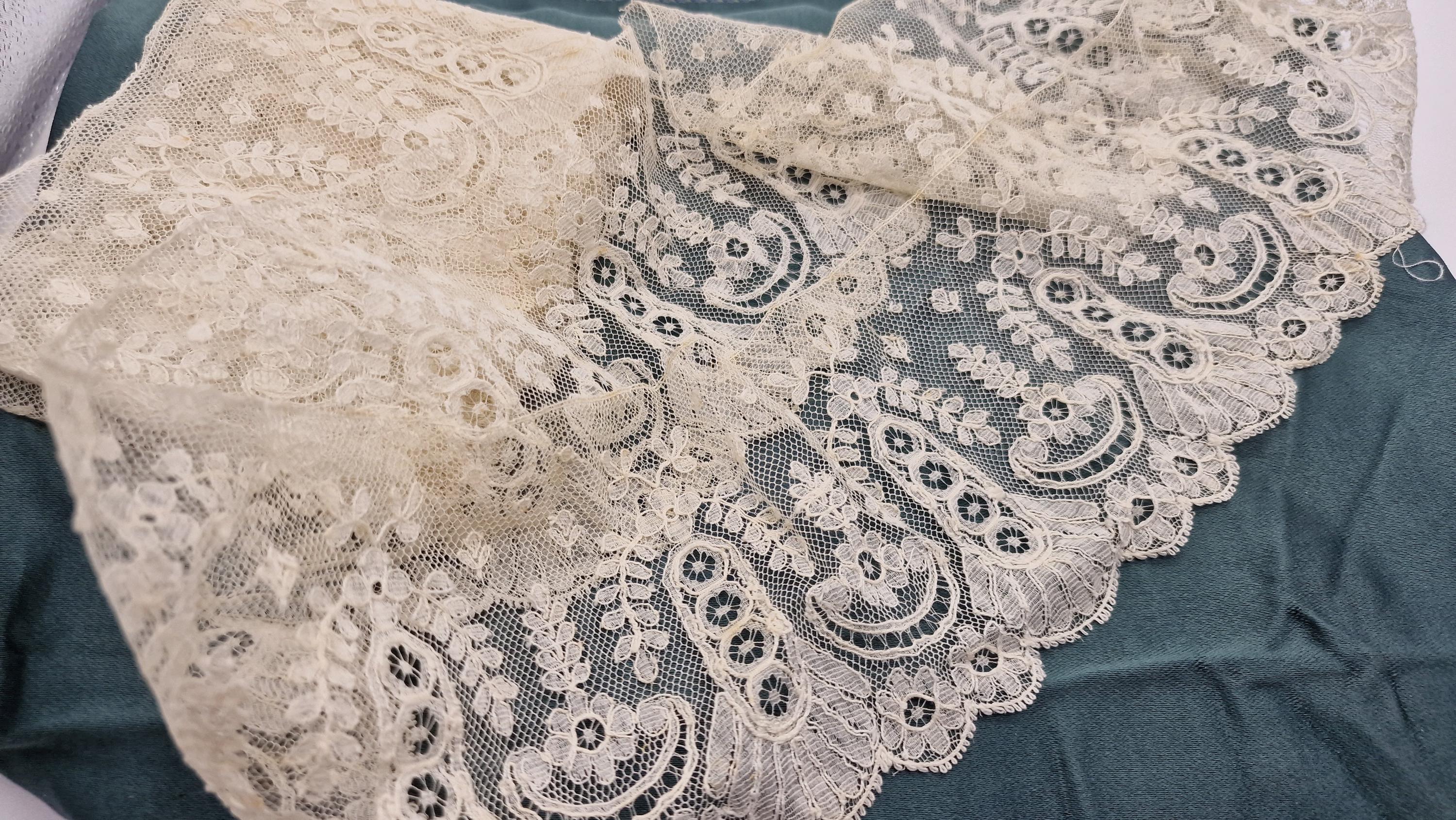 ヴィンテージホワイトレース、アンティークレース刺繍、ホワイト – 1