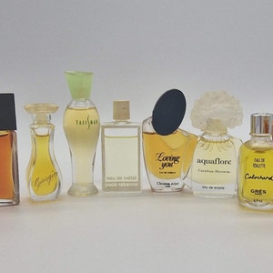 The scents are vintage. Miniatures. Women&#39;s fragrance. Miniatures.