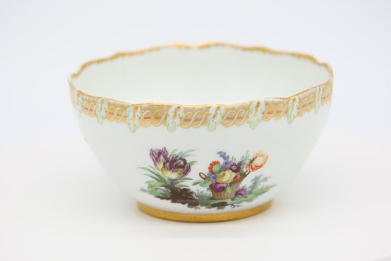 Meissen Porzellan Schale und Prunkschale, Handbemalt mit Deutsche Blumen Dekor und Goldrand, Vintage Kunstporzellan der 1970er Jahre