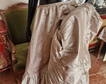 Antiker Seidenrock aus dem Spanien des frühen 20. Jahrhunderts