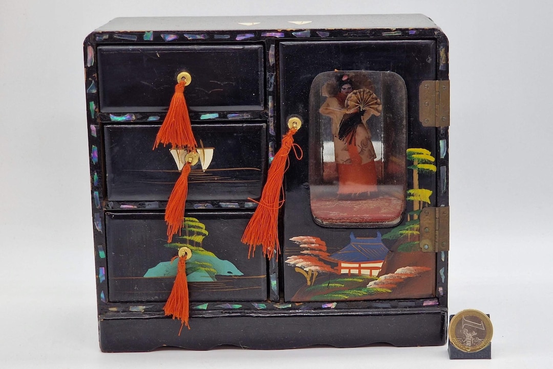 洋楽 QUEEN GEISHA BOYS 1976 JAPAN TOUR BOX Vintage Japanese Lacquer Jewelry Music Box With Dancing Geisha and
