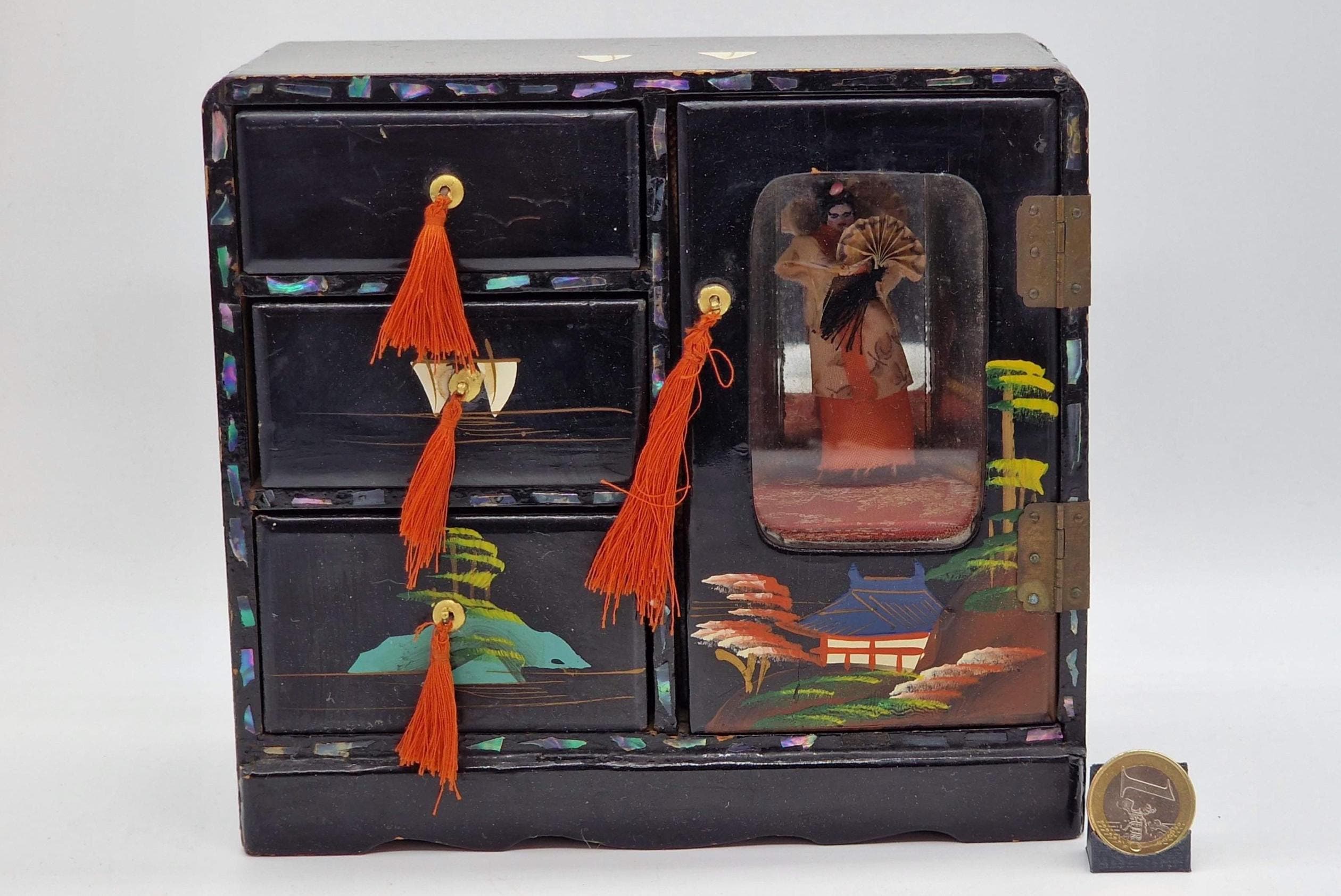 Vintage Japanese Lacquer Jewelry Music Box With Dancing Geisha and