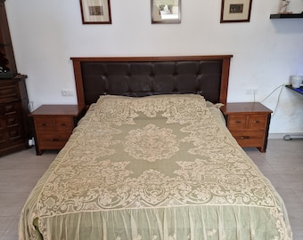 Tulle bedspread with pattern. Vintage. France