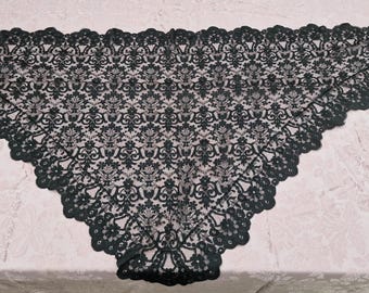 Mantille espagnole en dentelle noire 1940 - Voile traditionnel triangulaire pour la Semaine sainte 175x70 cm