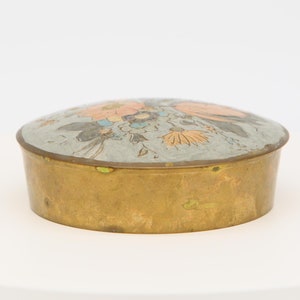 Portagioie Vintage Ottone, Scatola Smalto Floreale, Toeletta Mid Century, Contenitore Crisantemo Anni 50, Scatola per Cipria 12cm