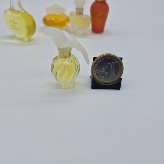 Set of 5 Vintage Nina Ricci Perfume Miniatures – Includes Fleur De