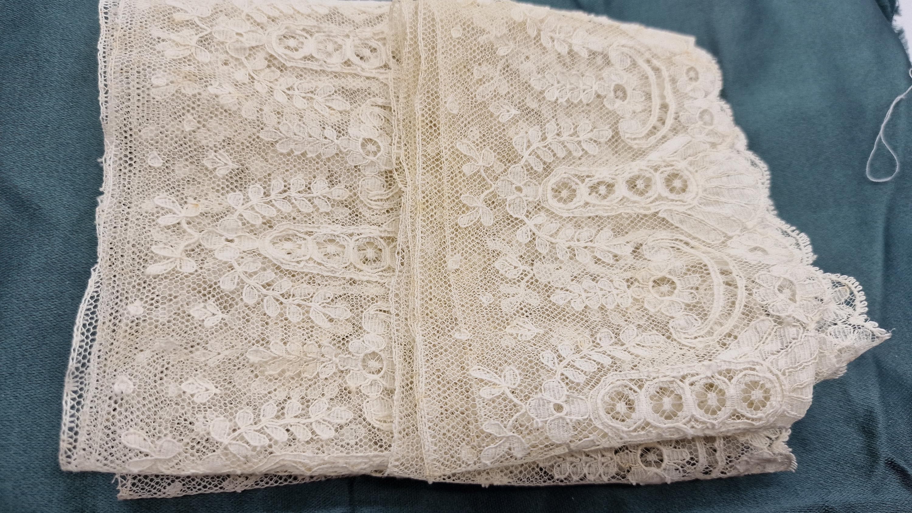 アンティークレース ヴィンテージリボン 花柄ネット刺繍 白コットン