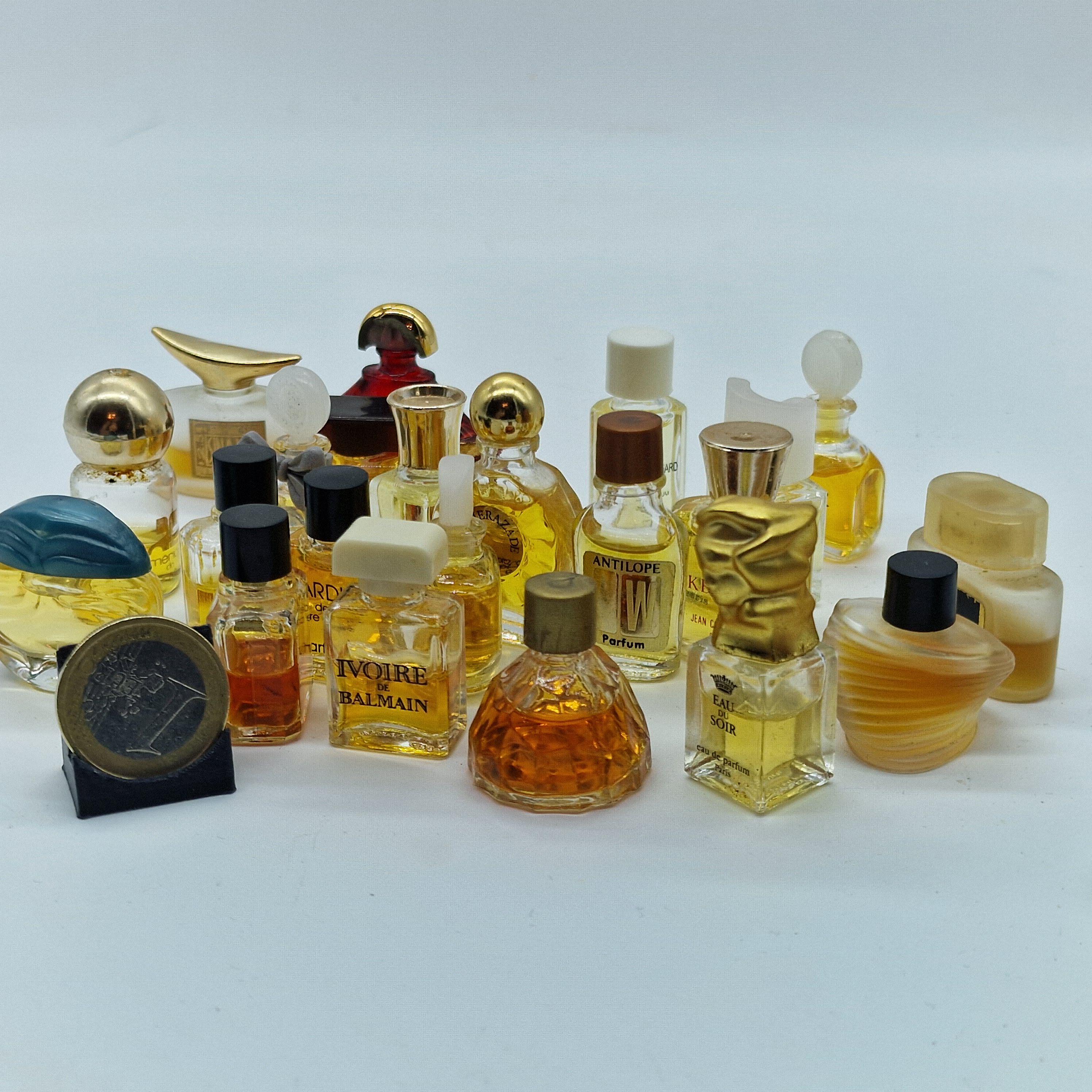 希少 AVON 1970年代 ヴィンテージ香水瓶 パフュームミルクガラス