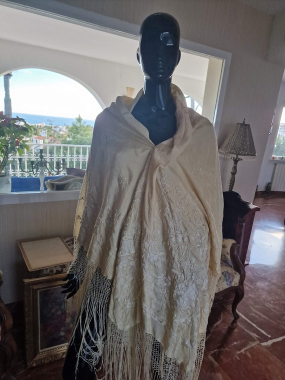 フラメンコ マントンデマニラ ビンテージ ベージュ シルク手刺繍 大判