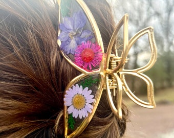 Butterfly claw clip with real flowers