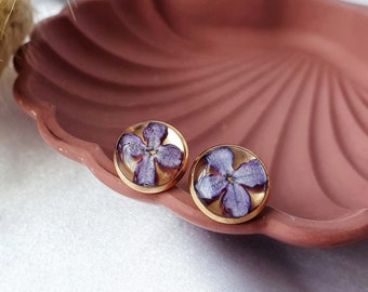 Minimalist stud earrings with real flower, golden floral earrings for her, casual non tarnish jewelry for women