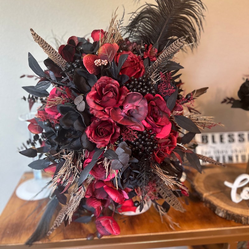 Black Royale, the red & black bouquet main image 1