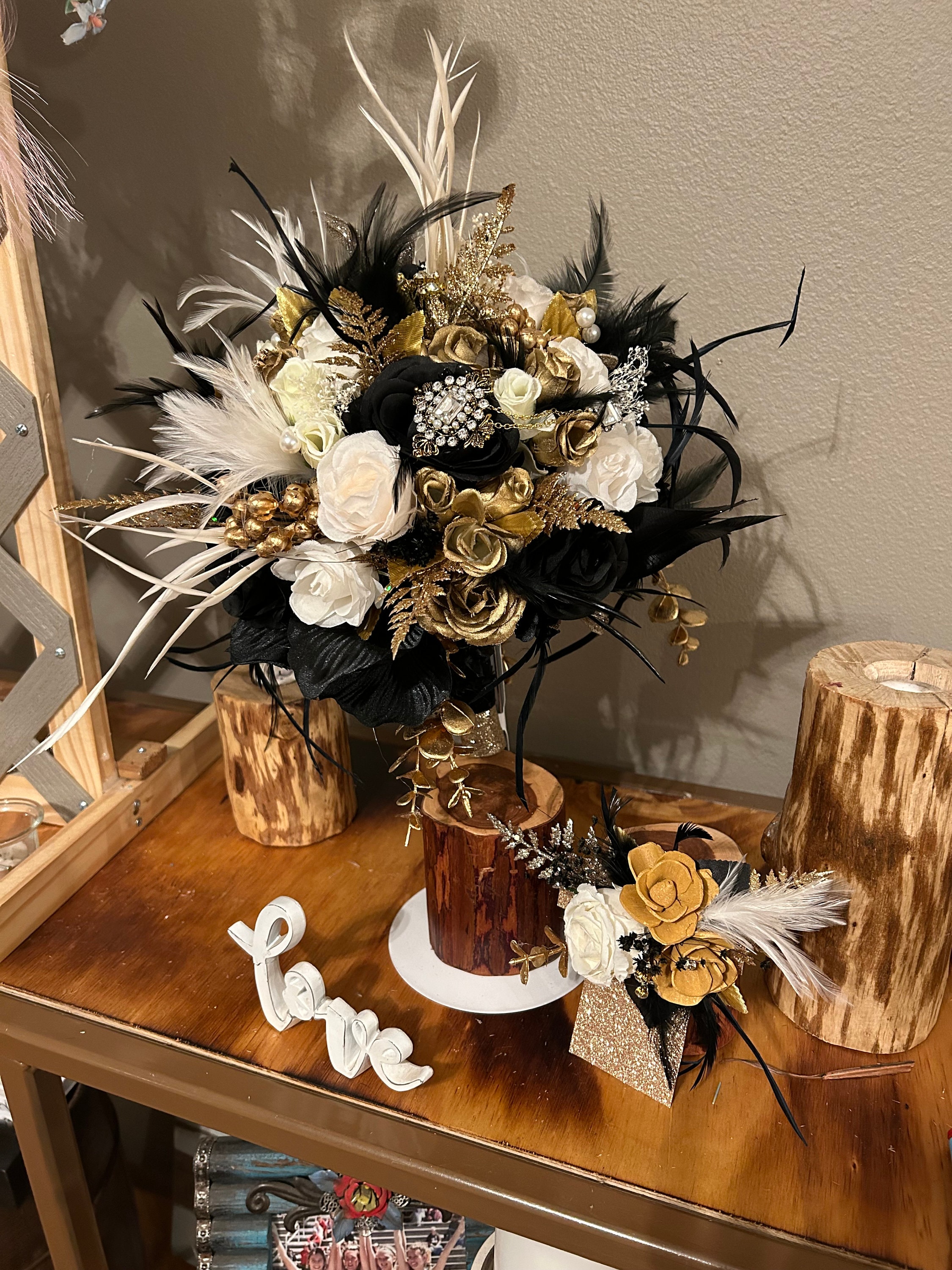 Black, Gold and White Glam Bouquet - Etsy Finland