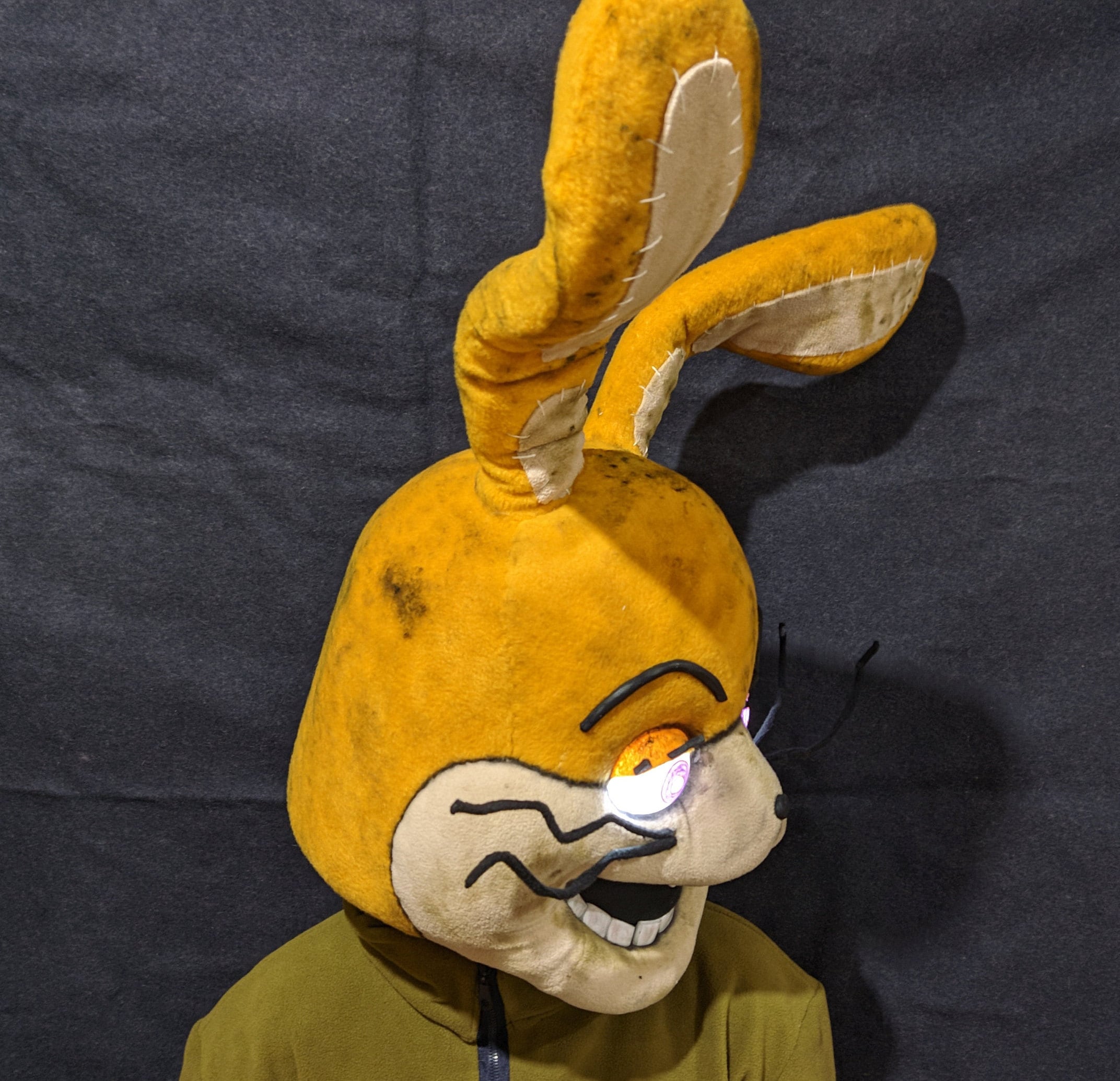 Behold my Glitchtrap cosplay! : r/fivenightsatfreddys