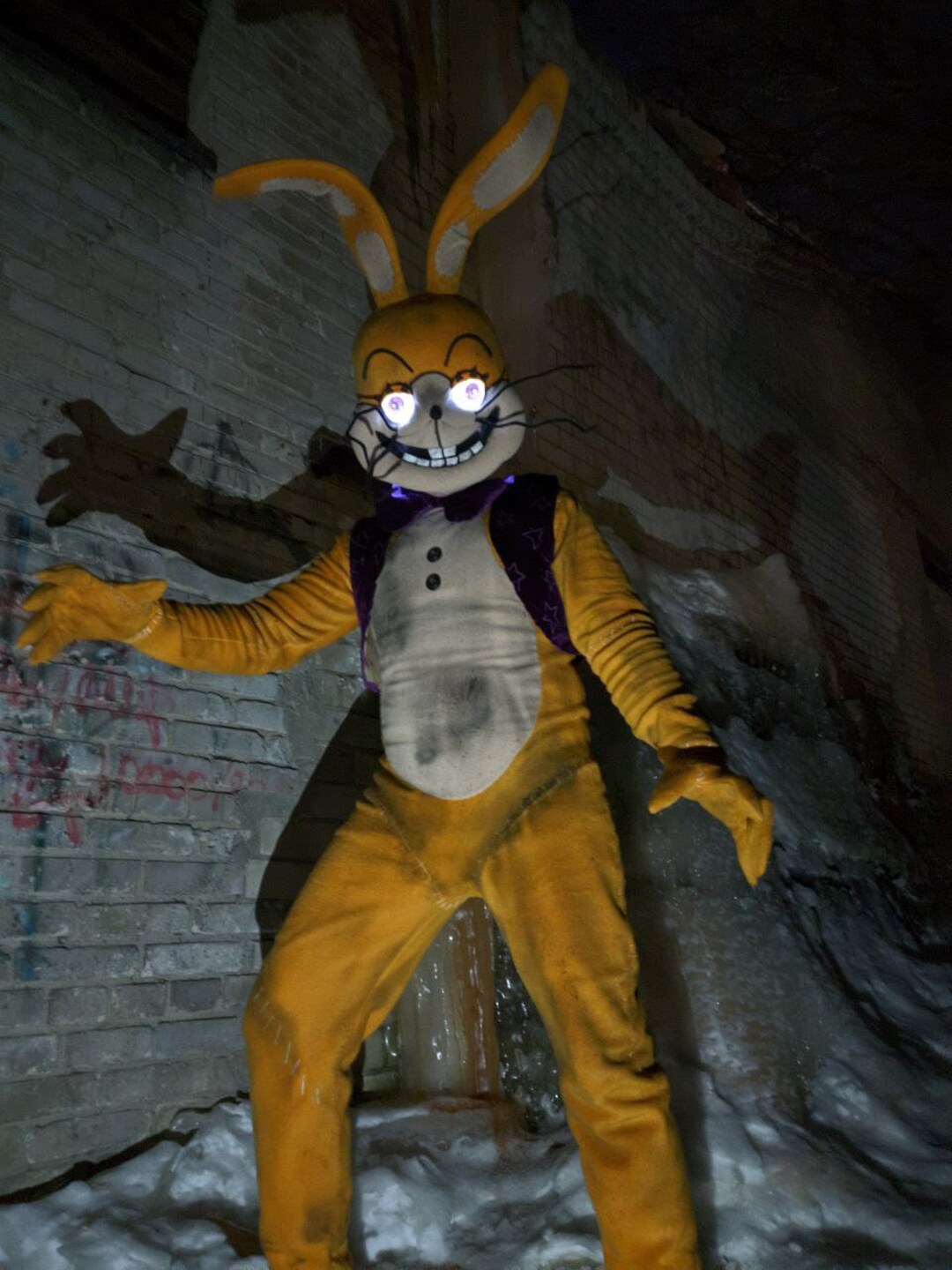 Behold my Glitchtrap cosplay! : r/fivenightsatfreddys