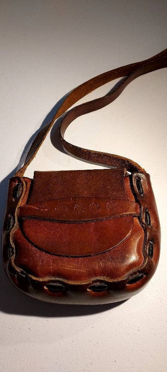 Vintage Leather small shoulder bags for women.