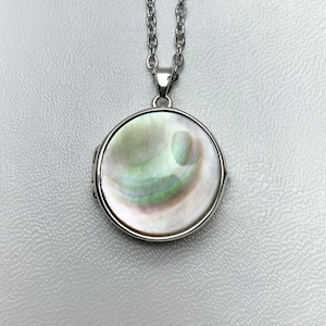 STERLING SILVER LOCKET with Black Mother of Pearl cabochon on 18" necklace