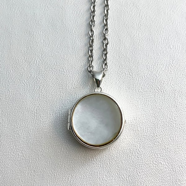 STERLING SILVER LOCKET with Mother of Pearl cabochon on 16" necklace