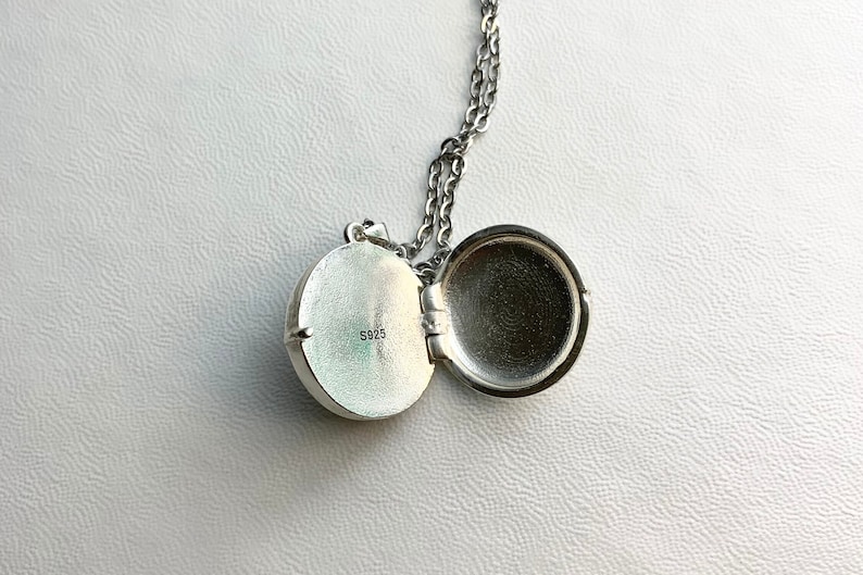 THE OCEAN LOCKET Sterling Silver Locket With Beautiful Vintage Czech ...