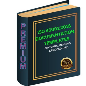 Può includere: Un libro blu con dorso dorato e un sigillo dorato. Il libro è intitolato "ISO 45001:2018 Documentation Templates" e presenta il testo "60+ Moduli, Manuali & Procedure".