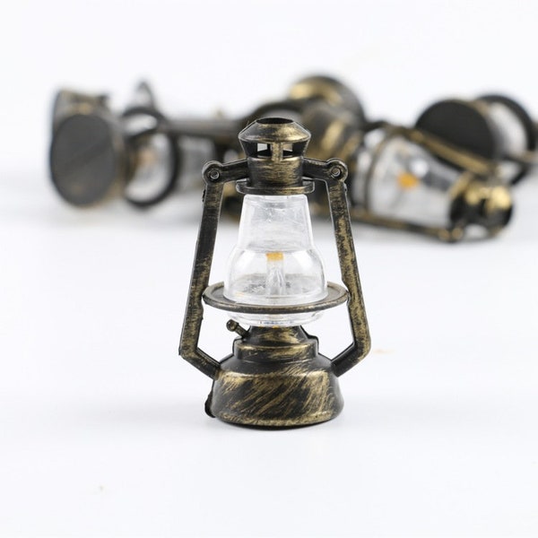 1:6 Scale Dollhouse Miniature Vintage Kerosene Lamp Outdoor Lamp Lantern