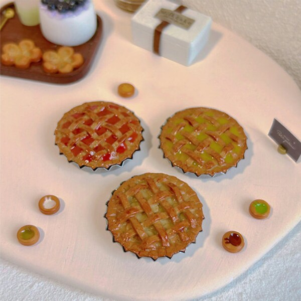 Dollhouse Miniature Baked Fruit Pie, Miniature Food